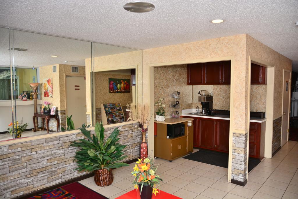 Scottish Inn And Suites Tomball Exterior foto