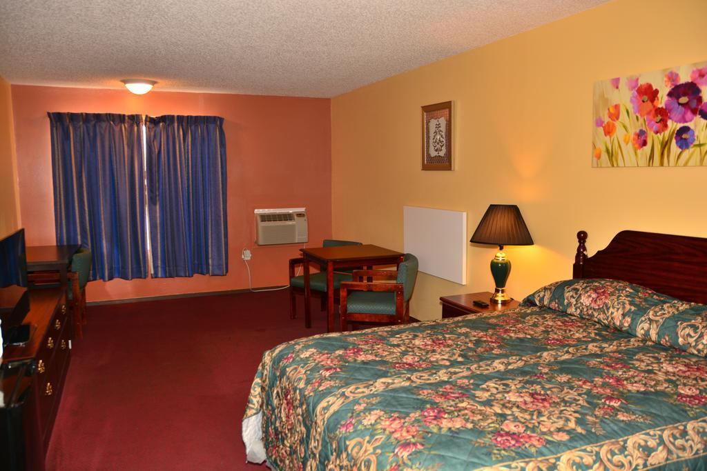 Scottish Inn And Suites Tomball Exterior foto